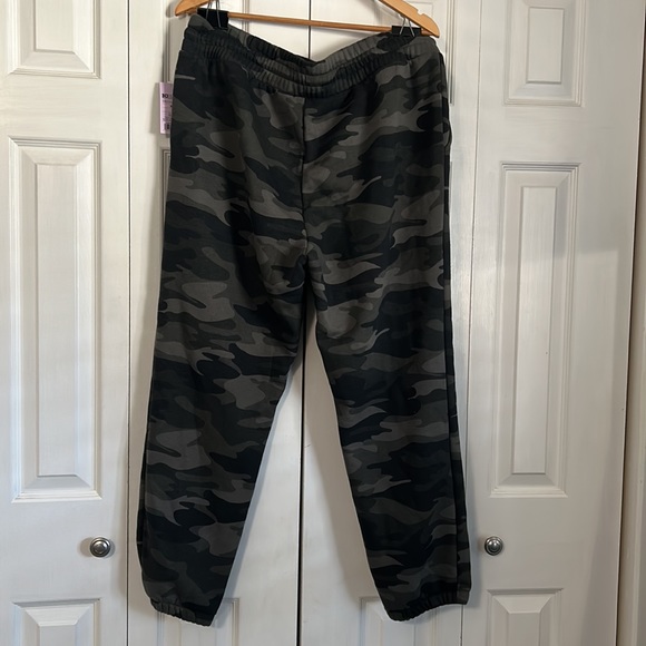Wild Fable Camo Joggers - Picture 3 of 6